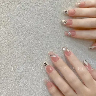 ネイル Queens 榊 まおのネイルデザイン