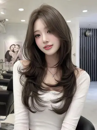 セミロング 橋本 眞穂のヘアスタイル