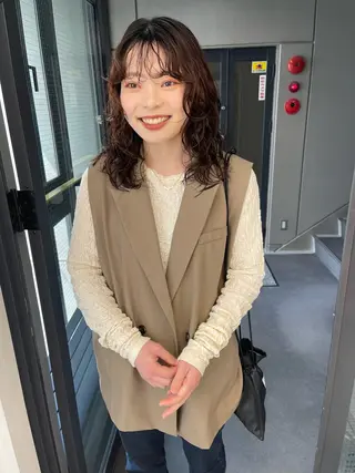 ミディアム カラー パーマ 💓パーマ，💗 レイヤーカットのヘアスタイル
