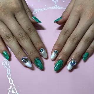ミディアム ネイル 《LB》ラブリエ Nail&eyeのマツエク・マツパデザイン