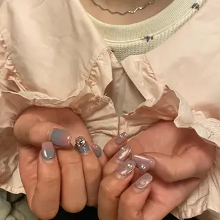 ネイル Shiori･:* 💫のネイルデザイン