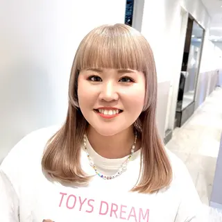 ミディアム カラー 🩵ブリーチカラー 🐈MIORI🩵のヘアスタイル