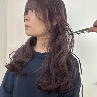 ロング AKIHO 暖色カラーのヘアスタイル