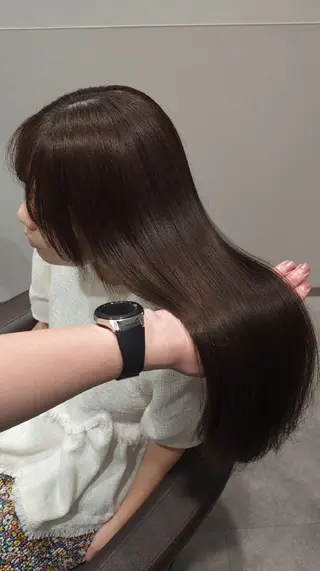 セミロング カラー 縮毛矯正をしている人 のためのカラーのヘアスタイル