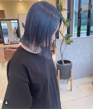 ショート カラー 三ツ木 真由のヘアスタイル