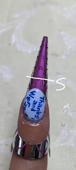 ネイル フラワー ムーンのネイルデザイン