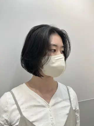 ショート カラー パーマ ヘアアレンジ メンズ キッズ ネイル マツエク・マツパ アイブロウ 切りっぱなしヘアボブ ミディアムヘアRYOのヘアスタイル