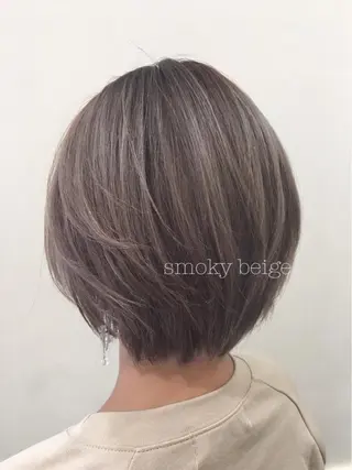 ショート カラー ぱつっとボブ/ 小野あかねのヘアスタイル