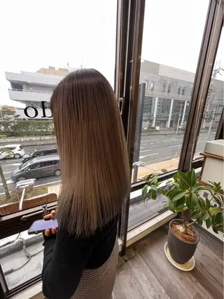 セミロング カラー 鍵 魁斗のヘアスタイル
