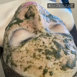 Luanaまつパ脱毛 ハーブピーリング眉毛のマツエク・マツパデザイン
