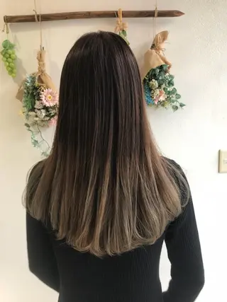 セミロング 松本 美香のヘアスタイル