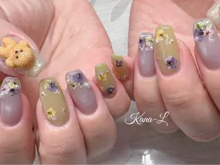 ネイル 芦辺 香奈のネイルデザイン