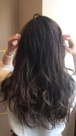 ロング カラー パーマ ヘアアレンジ キッズ マツエク・マツパ レイヤー＆カラー 人気美容師倉崎涼のヘアスタイル
