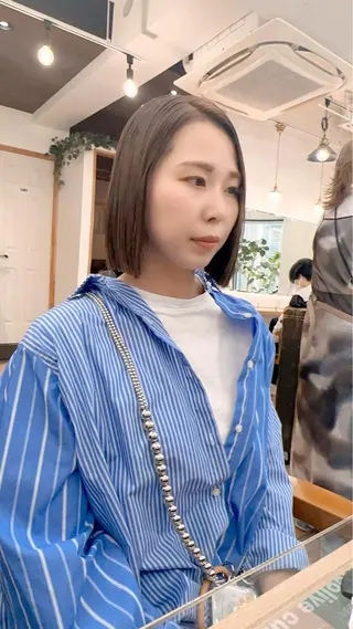 ミディアム カラー パーマ ヘアアレンジ メンズ キッズ ネイル マツエク・マツパ アイブロウ レイヤーカット／顔周 りカット/縮毛矯正のヘアスタイル