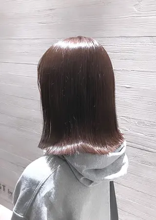 セミロング カラー サキ🤍ハイトーン 🩰くびれ巻きヘアのヘアスタイル