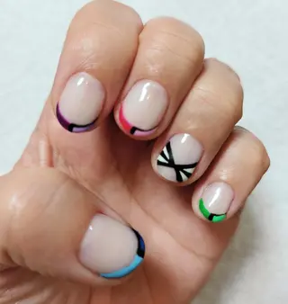 千葉家蘭磨ネイル♣所属・千葉家蘭磨ネイル♣と タイ古式マッサージのネイルデザイン