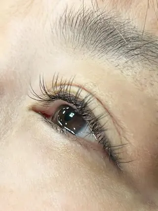 マツエク・マツパ 前田 亜由美のヘアスタイル