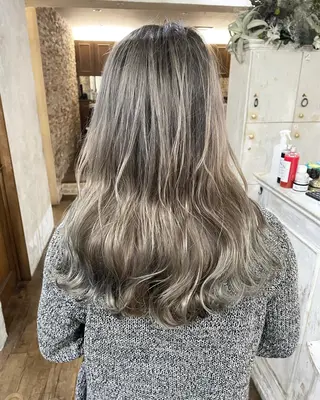 ミディアム カラー 遠藤 拓馬のヘアスタイル