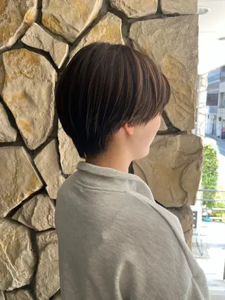 ショート AOI ハイトーン/ボブのヘアスタイル