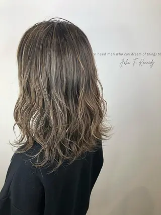 セミロング カラー 鍵谷 公宏のヘアスタイル