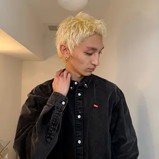 ショート カラー 艶ハイトーン/ 颯一朗のヘアスタイル