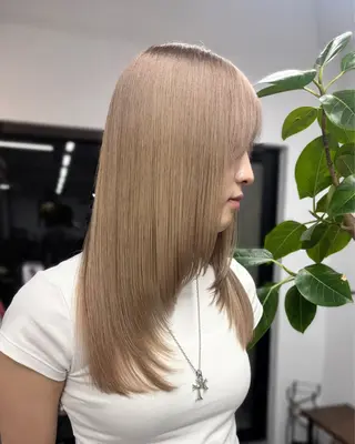 ロング カラー マツダ レンのヘアスタイル