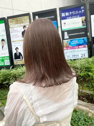 ミディアム デザインカラー/ボブ ブリーチカラー/ユリのヘアスタイル