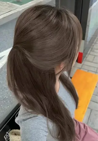 ロング 韓国風レイヤーカラー ライムのヘアスタイル