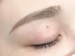 アイブロウ 塩崎 千瑛子の眉毛・アイブロウイメージ