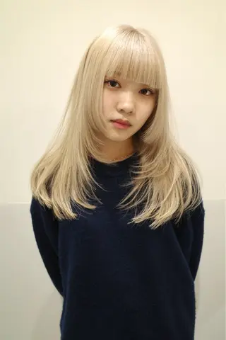 ミディアム カラー ブリーチ😼 ボブ✍️レイヤーのヘアスタイル