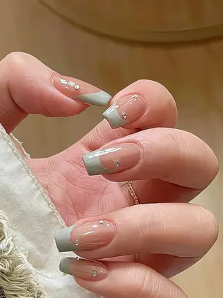 ネイル 高木 維麗絲のネイルデザイン