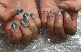 ネイル VIERU 🌈🎀💖のネイルデザイン