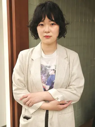ショート パーマ (h)wim ウィムのヘアスタイル