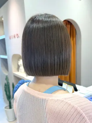 ショート MIYU透明感カラー ブリーチなしWカラーのヘアスタイル