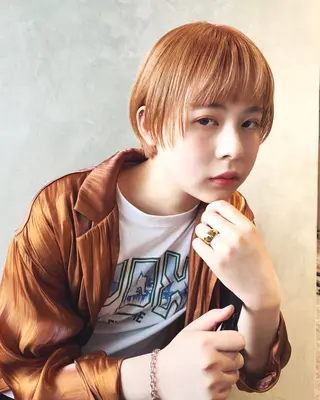 ショート ラベンダーカラー＆ ミルクティー太田のヘアスタイル