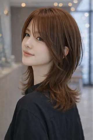 セミロング 齋藤 智佳のヘアスタイル