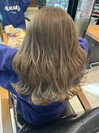 セミロング カラー キッズ ネイル マツエク・マツパ アイブロウ 透明感カラー🤎 ゆりのヘアスタイル