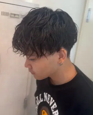 パーマ メンズ 艶カラー 🩵NATSUKIのヘアスタイル