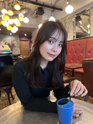 ミディアム VIEWユリナ メイク/ カットのヘアスタイル