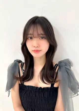 セミロング 大人可愛いレイヤー 大田のヘアスタイル
