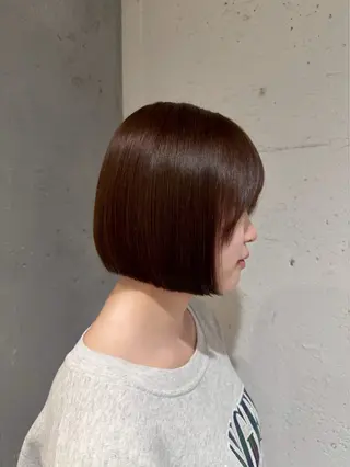 ショート あんな🦋レイヤー カット/透明感カラーのヘアスタイル