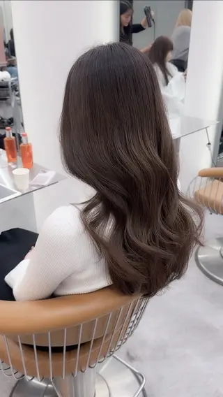 ロング カラー 川村 愛依花のヘアスタイル