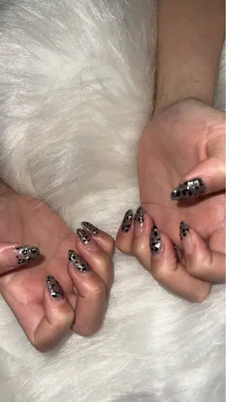 ネイル OPHELIA 𓃛のネイルデザイン