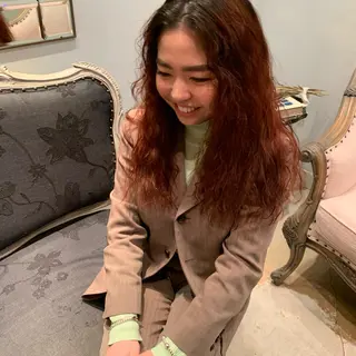 ロング カラー SAKINO. ベージュカラーのヘアスタイル