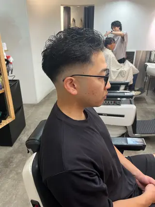 ショート パーマ メンズ 佐々木 優人のヘアスタイル