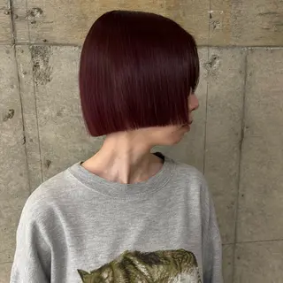 ミディアム 瑠己杏 :ボブ/ ハイトーンワンカラーのヘアスタイル
