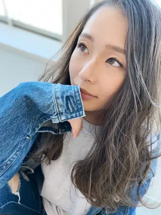 ロング 村阪 由美子のヘアスタイル