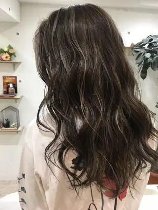 ロング カラー カラーが上手い 辻悠月のヘアスタイル