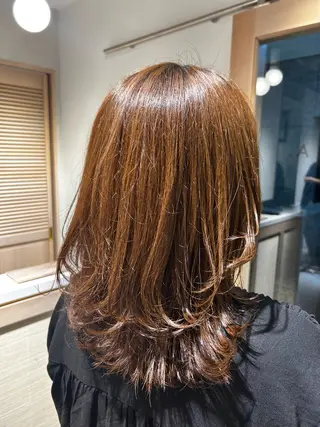 セミロング 暖色カラー 奥村陽花のヘアスタイル