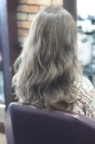 セミロング カラー 辻 竜也　のヘアスタイル